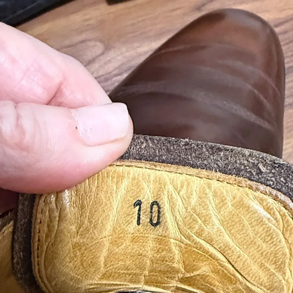 Tod’s Dark Brown Leather Ankle Boot. Size 10.